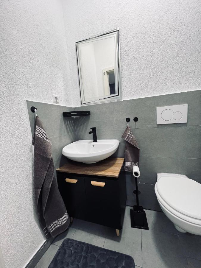 Traumhaftes 1-Zi Apartment Mit Gartennutzung Naehe Krefeld Hbf Exterior photo